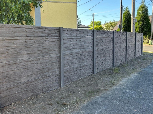 Montáž betonového plotu – Ostrava Nová Bělá