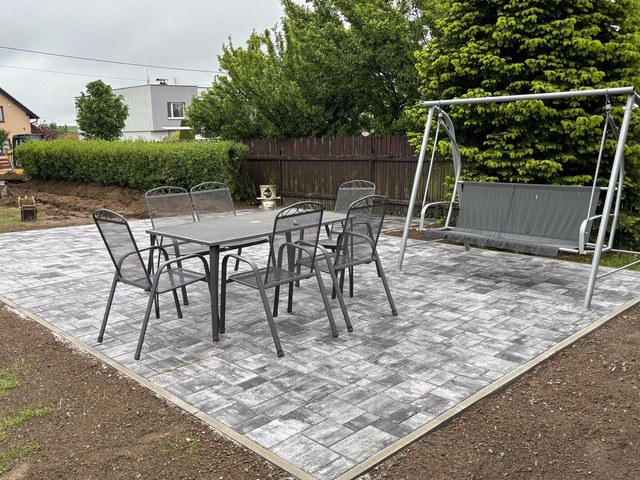 Stání pro auta – Tísek